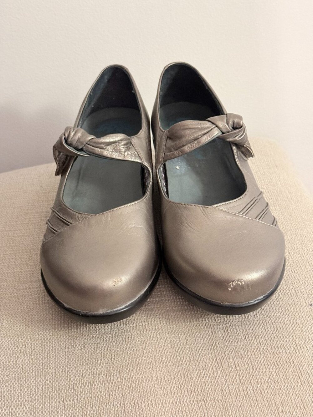 DANSKO Ainsley Metallic Gold Bronze Leather Clogs Bow Mary Jane Size 39 US 9
